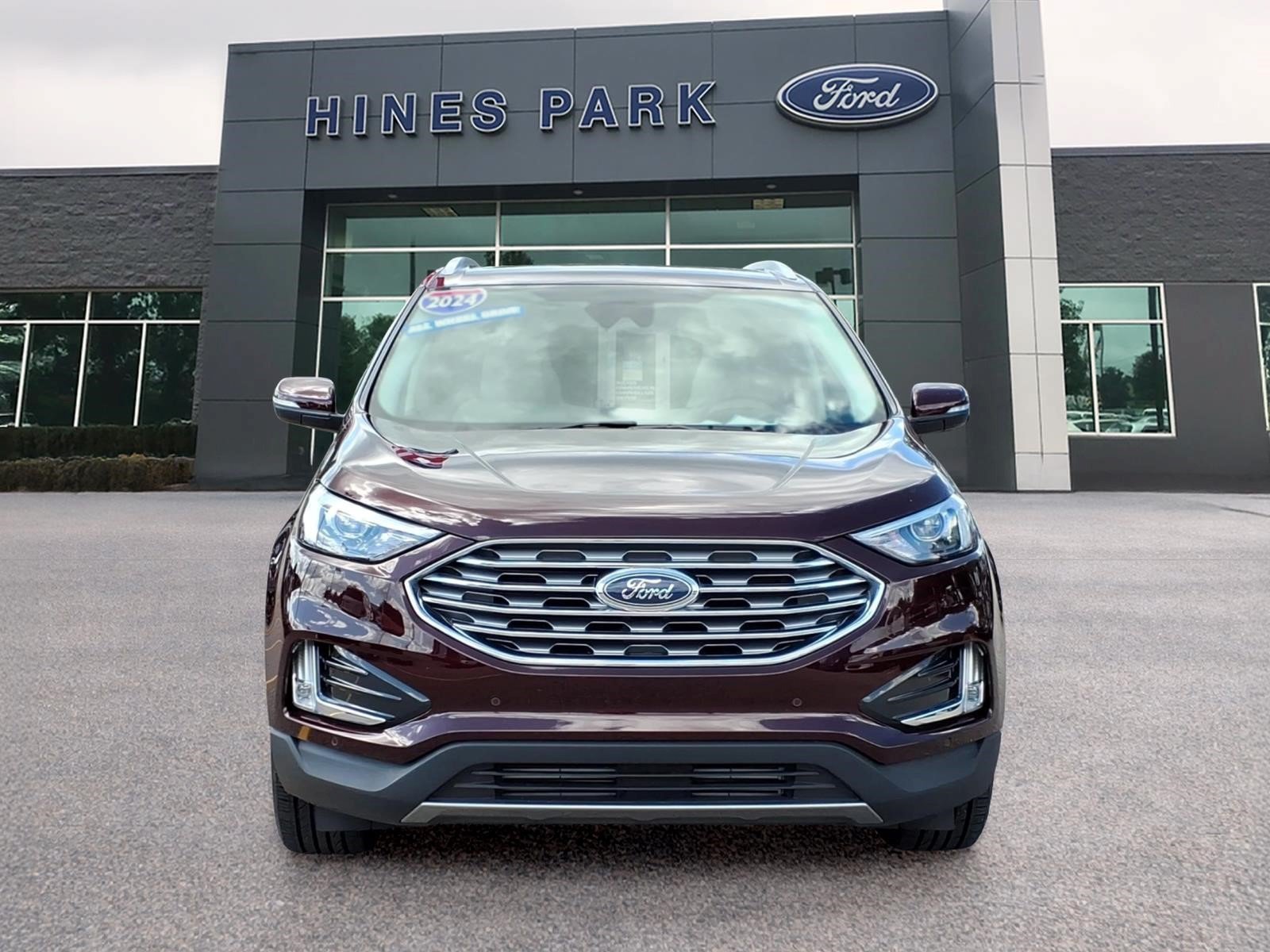 Certified 2024 Ford Edge Titanium AWD/4WD image 2