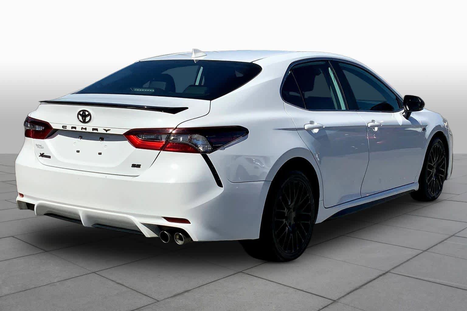 Used 2024 Toyota Camry SE w/ Convenience Package FWD image 12