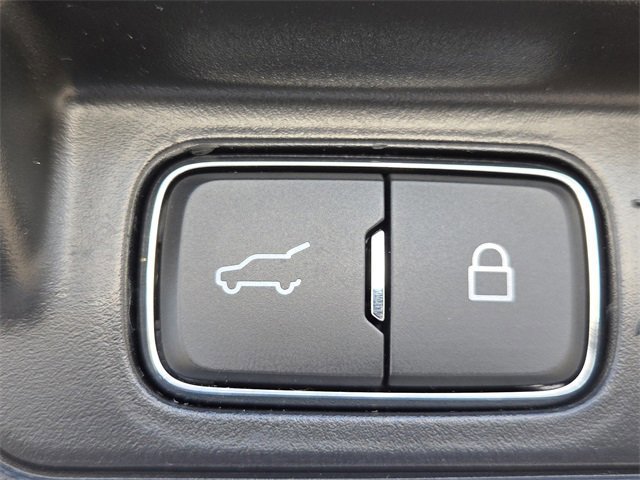 Certified 2022 Ford Explorer XLT w/ Equipment Group 202A image 15