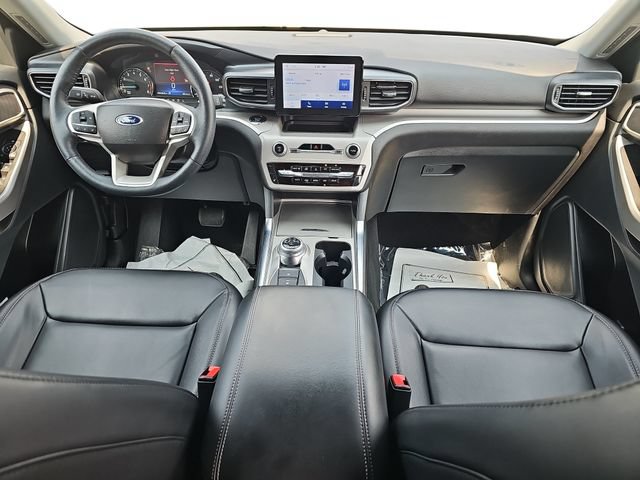 Certified 2023 Ford Explorer XLT w/ Equipment Group 202A AWD/4WD image 9