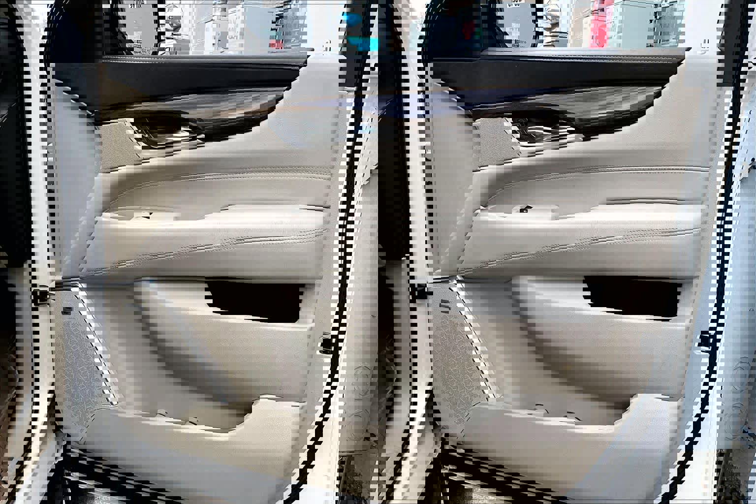 Used 2018 Cadillac Escalade Luxury image 22