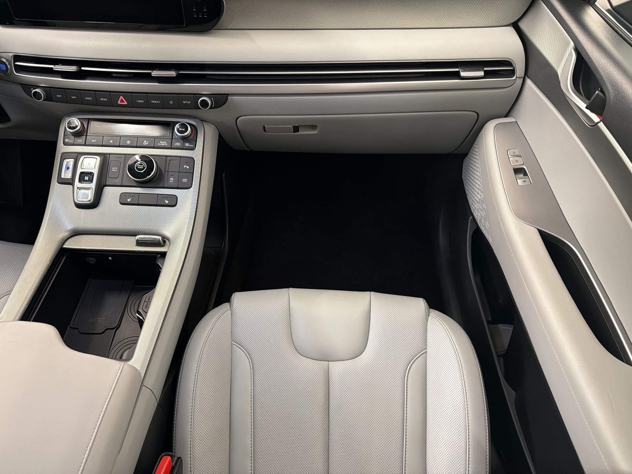 Used 2024 Hyundai Palisade SEL FWD image 29