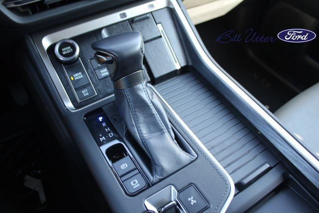 Used 2024 Lexus GX 550 w/ Accessory Package (31) AWD/4WD image 19