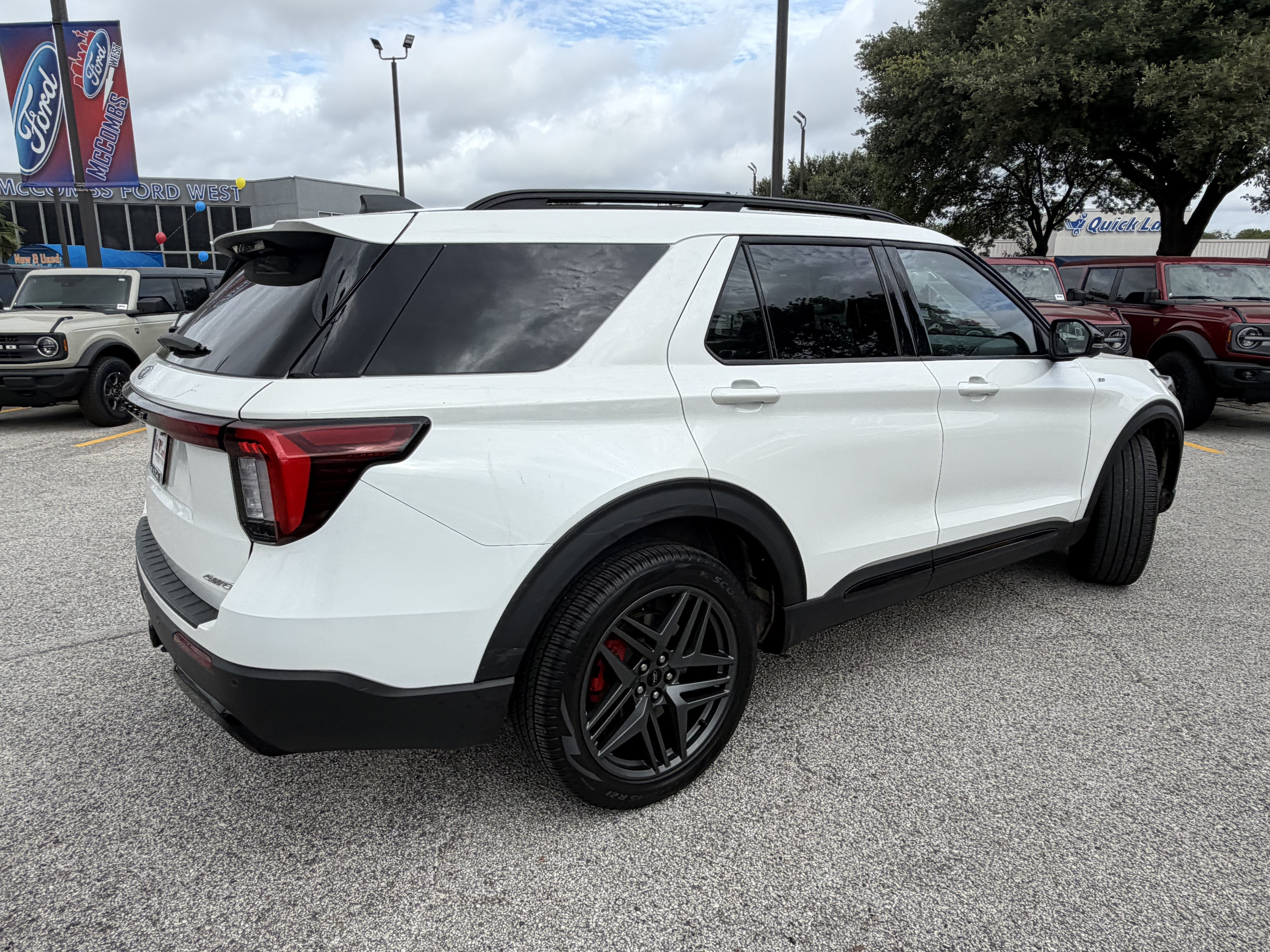 Certified 2025 Ford Explorer ST-Line w/ ST-Line Street Pack AWD/4WD image 5