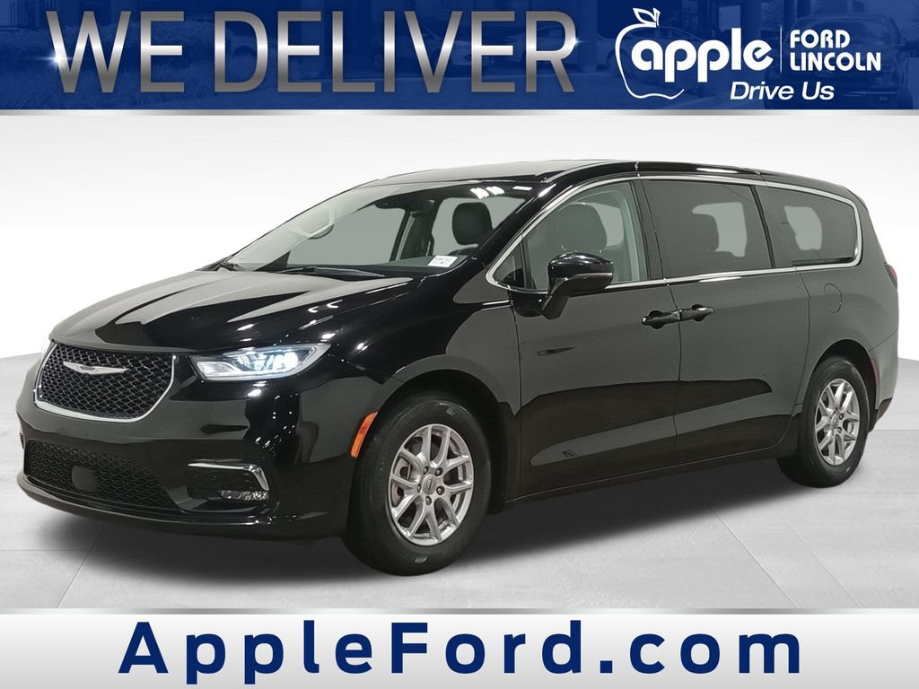 Used 2024 Chrysler Pacifica Touring-L FWD image 9