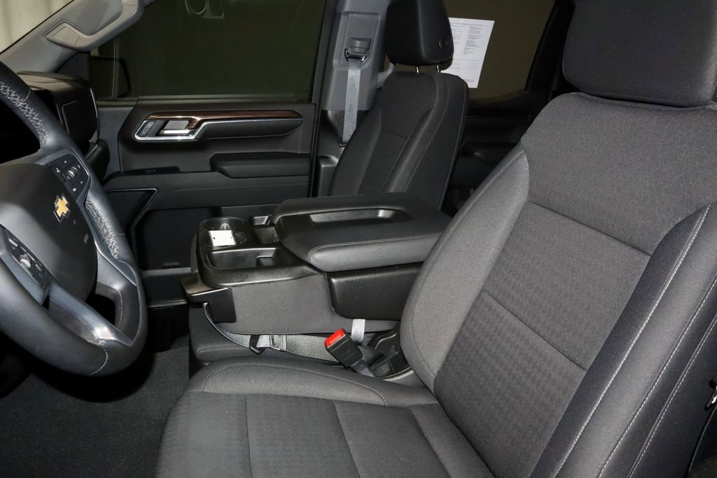 Used 2024 Chevrolet Silverado 1500 LT image 24