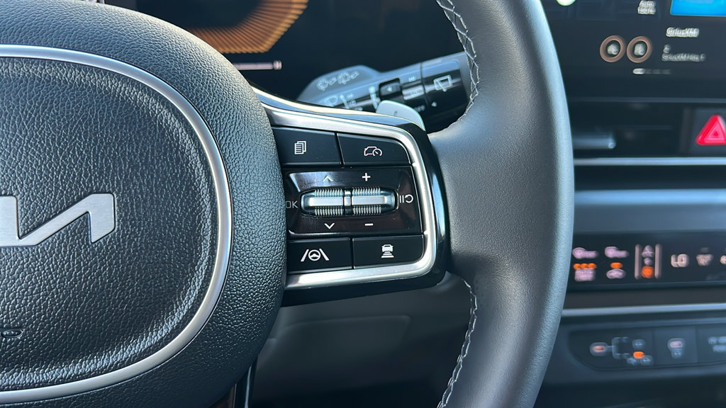 Used 2026 Kia Carnival LXS FWD image 17
