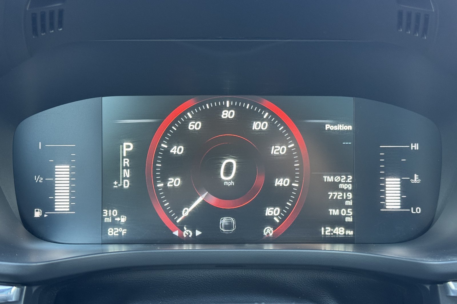 Used 2018 Volvo XC60 T6 Momentum w/ Vision Package AWD/4WD image 24