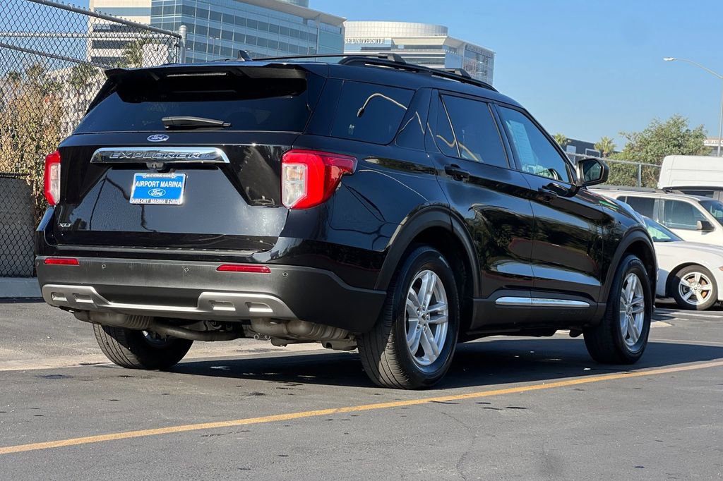 Certified 2022 Ford Explorer XLT w/ Equipment Group 202A image 5