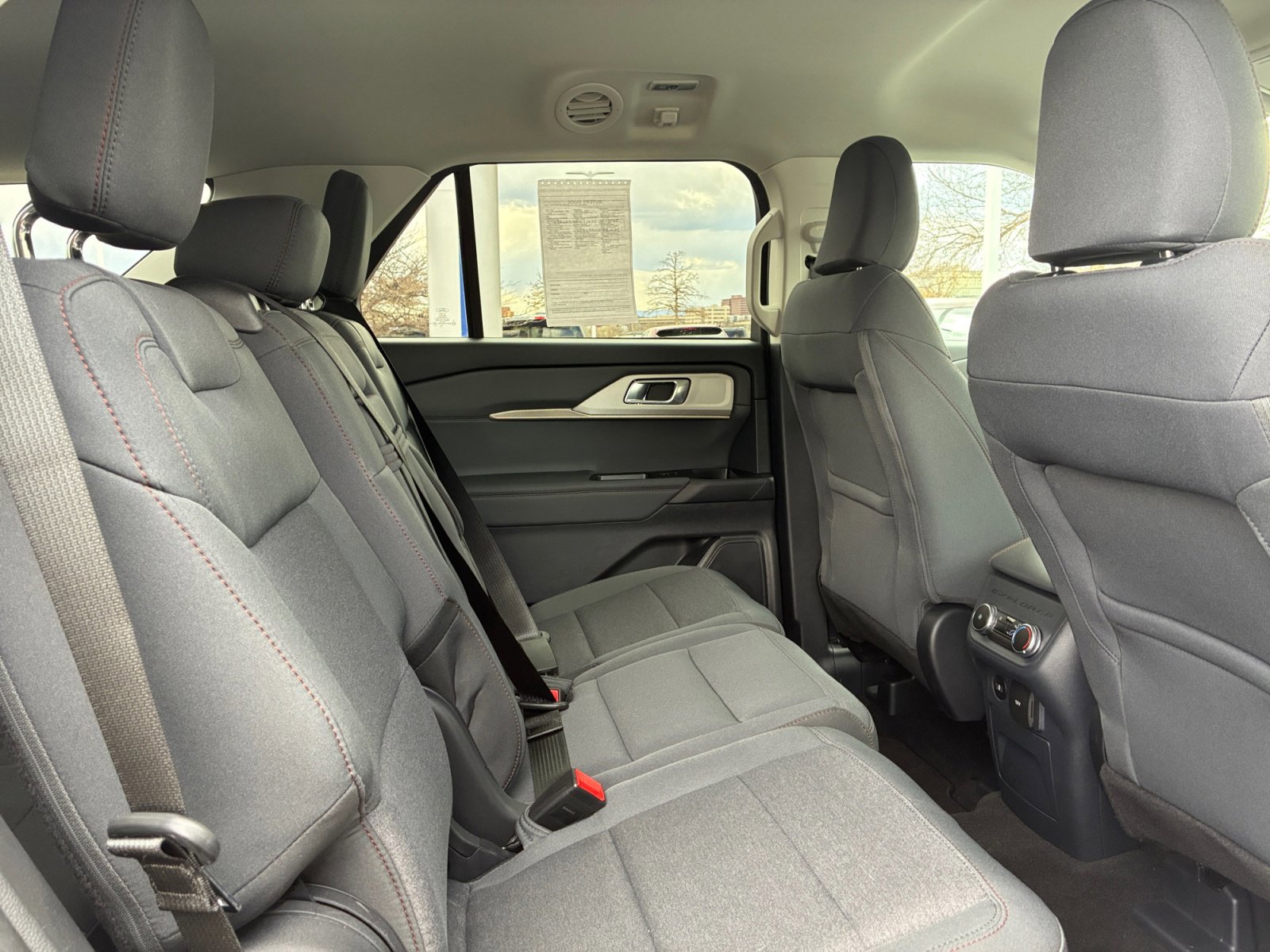Certified 2025 Ford Explorer Active AWD/4WD image 17