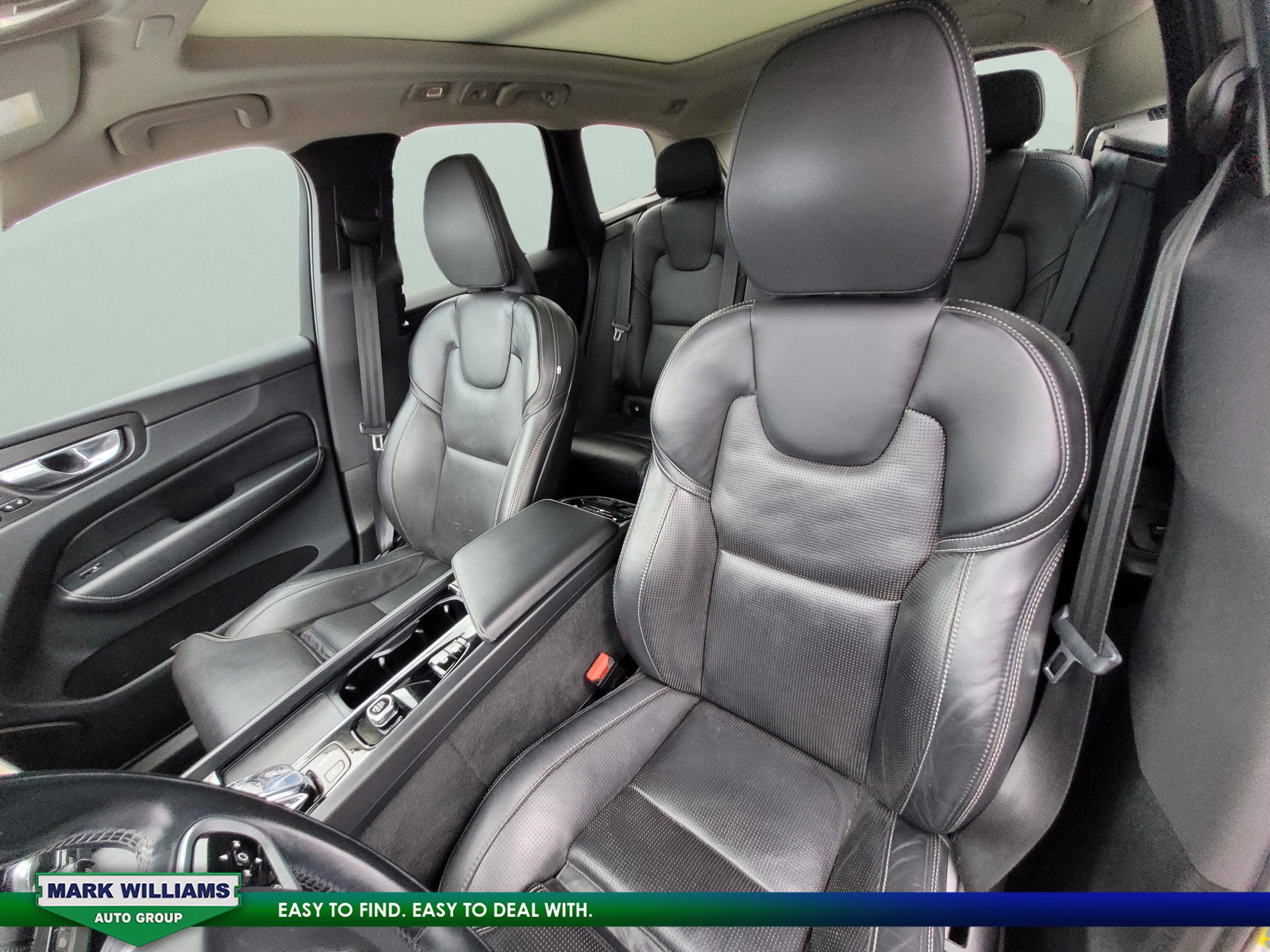 Used 2022 Volvo XC60 B5 Inscription w/ Advanced Package image 32