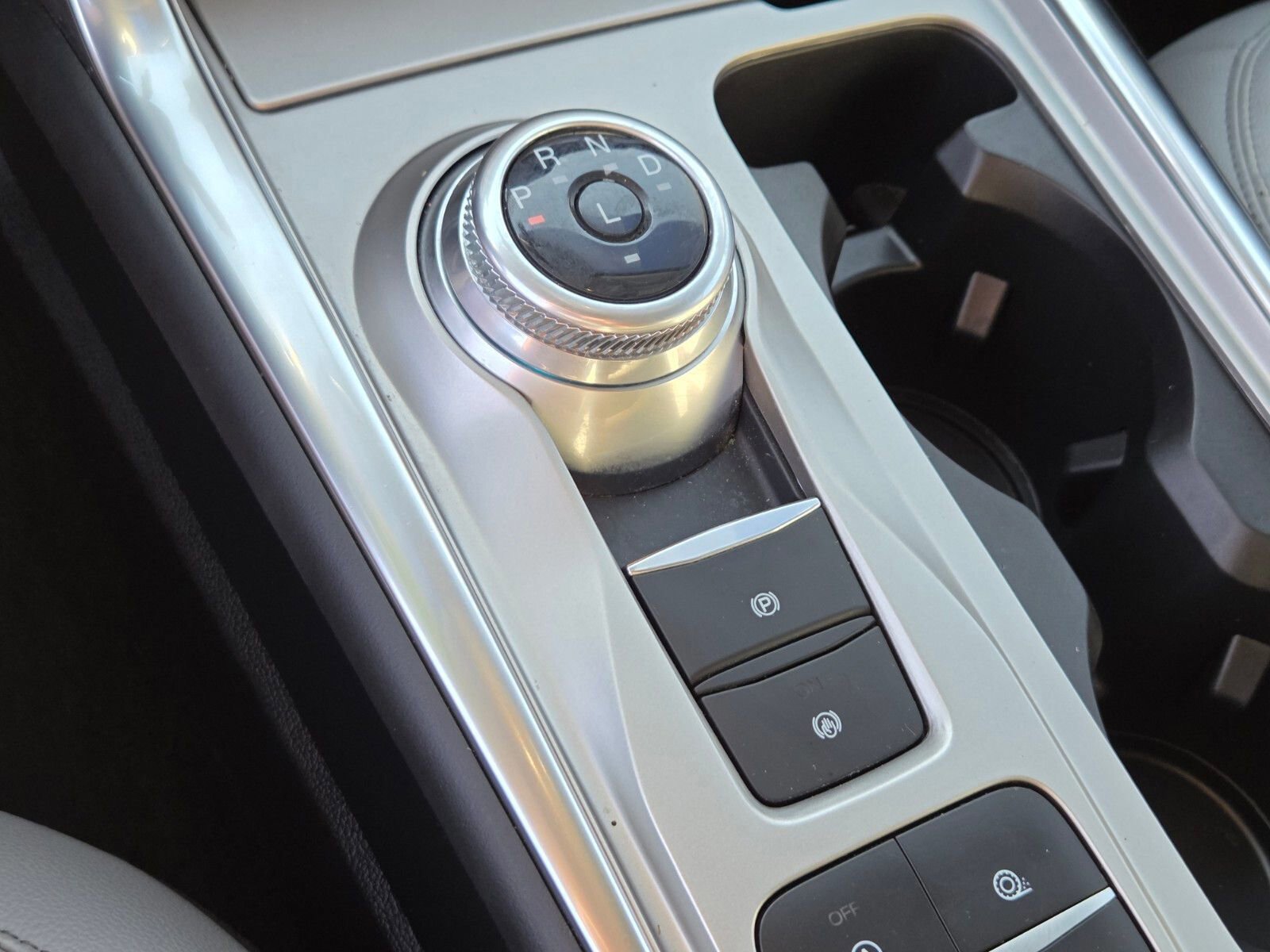 Certified 2021 Ford Explorer XLT w/ Equipment Group 202A image 24