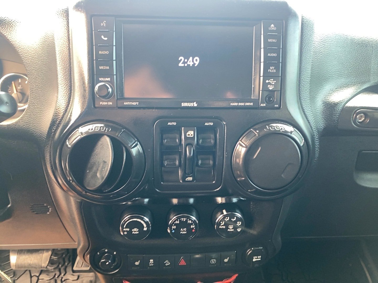 Used 2017 Jeep Wrangler Unlimited Rubicon AWD/4WD image 16