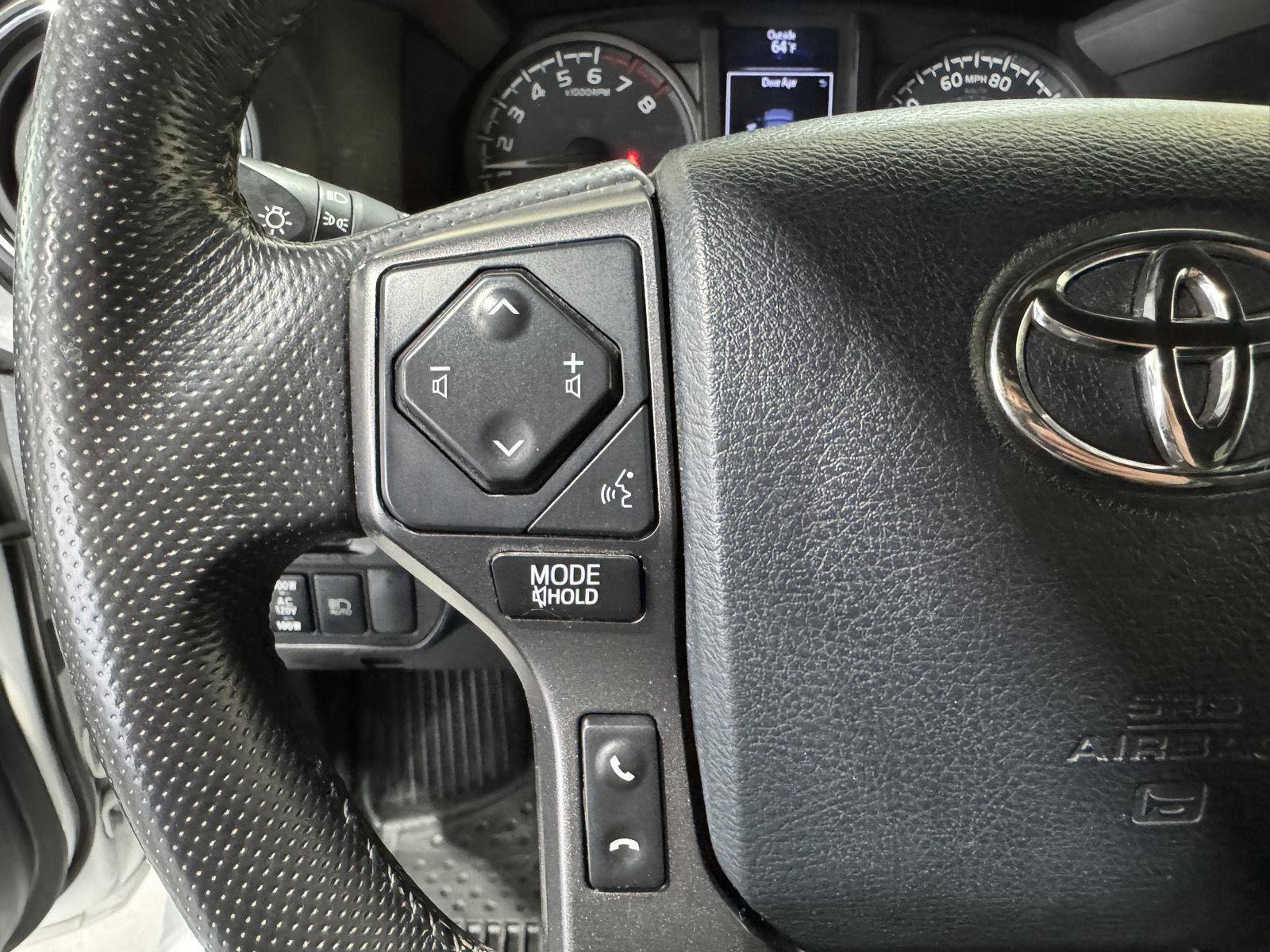 Used 2019 Toyota Tacoma TRD Sport AWD/4WD image 13