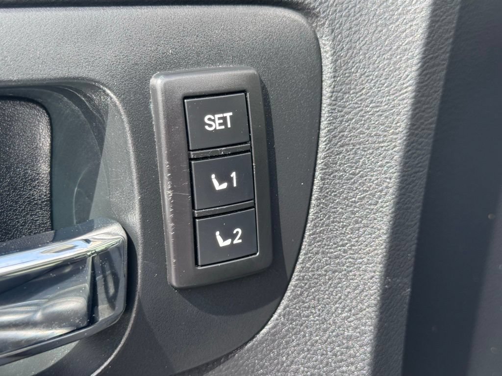 Used 2019 Toyota Tundra Platinum AWD/4WD image 33