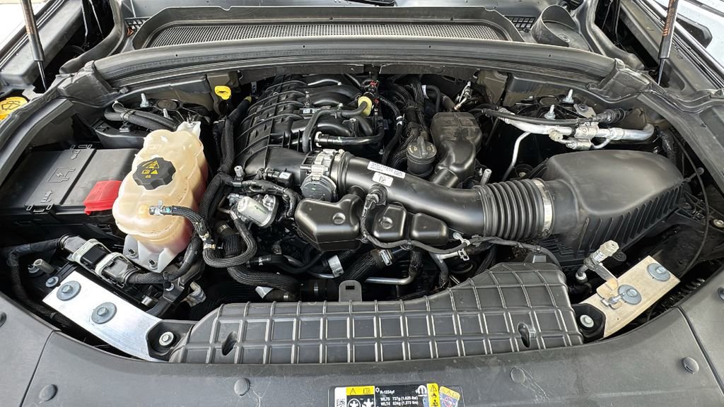 Used 2023 Jeep Grand Cherokee Limited image 26