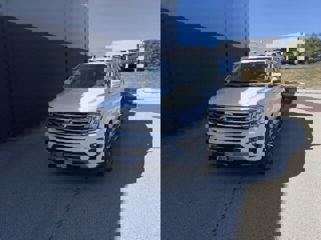 Certified 2020 Ford Expedition XLT w/ Equipment Group 202A image 6