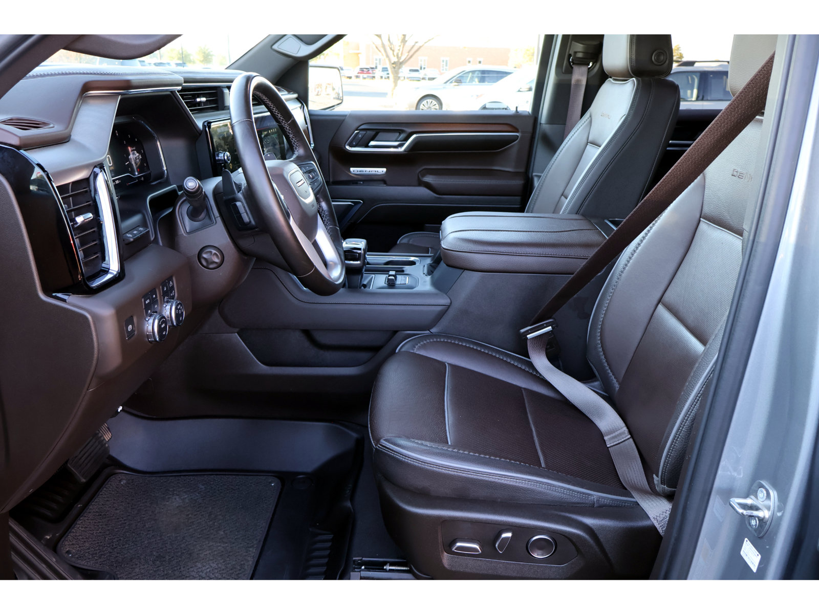 Used 2024 GMC Sierra 1500 Denali w/ Technology Package AWD/4WD image 28