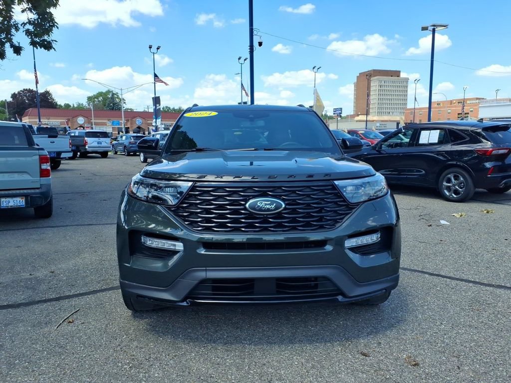 Certified 2024 Ford Explorer ST-Line w/ Class IV Trailer Tow Package AWD/4WD image 3