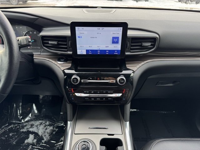 Certified 2023 Ford Explorer Limited w/ Equipment Group 301A image 2