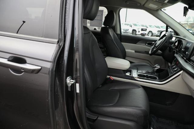 Used 2024 Kia Carnival LX image 28