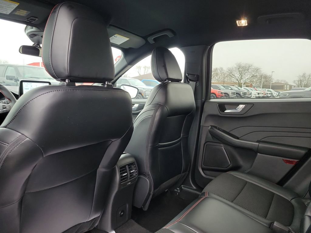 Certified 2025 Ford Escape ST-Line AWD/4WD image 15