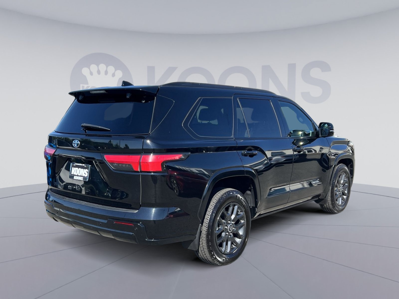Used 2023 Toyota Sequoia Platinum AWD/4WD image 11