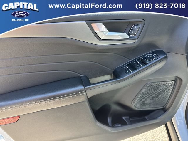 Certified 2025 Ford Escape SE FWD image 20