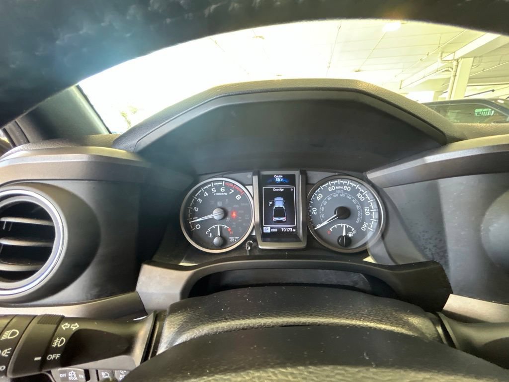 Used 2023 Toyota Tacoma TRD Off-Road w/ Technology Package RWD image 39