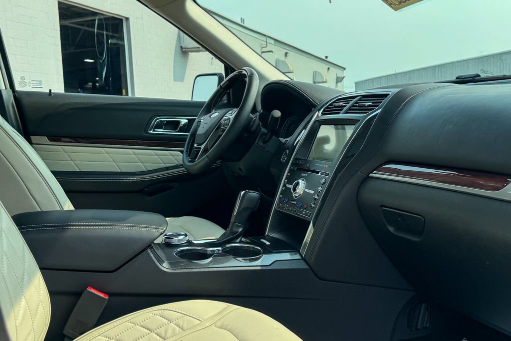 Certified 2018 Ford Explorer Platinum AWD/4WD image 14
