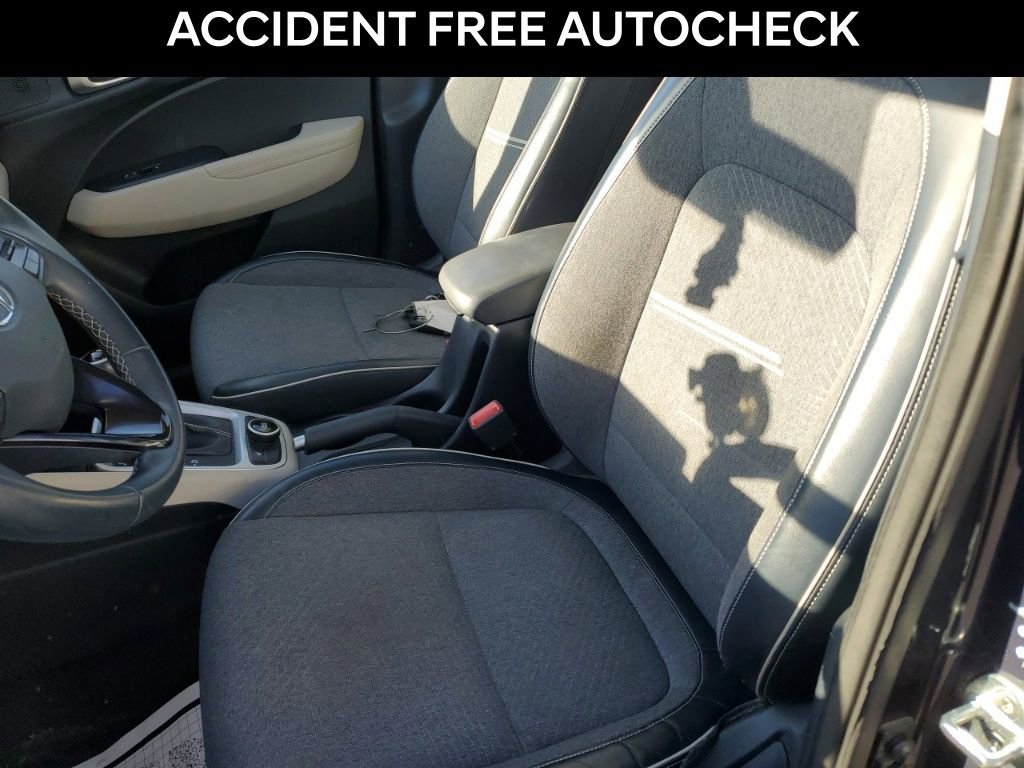 Used 2020 Hyundai Venue Denim image 13