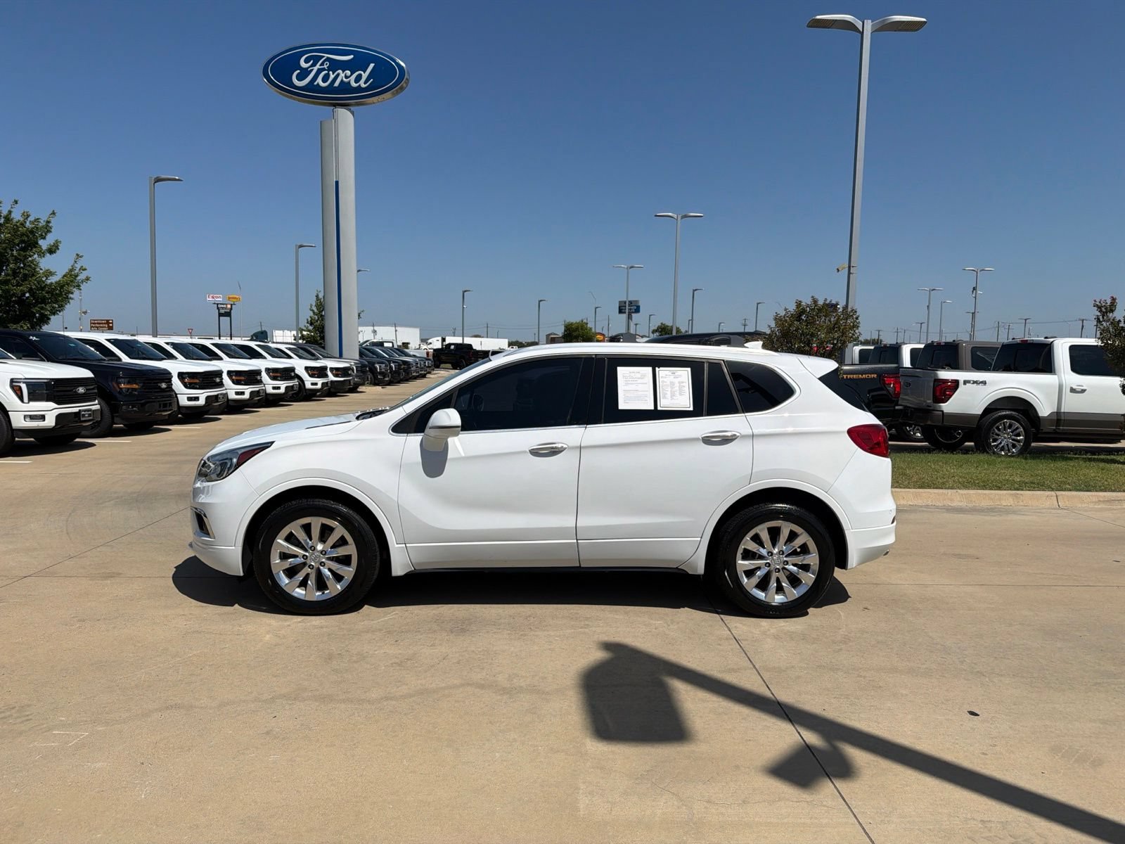 Used 2017 Buick Envision Essence FWD image 2