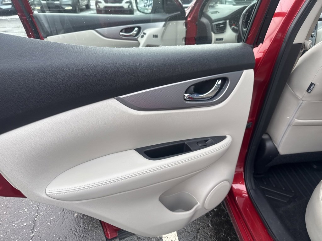 Used 2020 Nissan Rogue Sport SV w/ Technology Package image 11