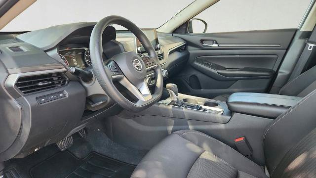 Used 2025 Nissan Altima 2.5 SV AWD/4WD image 9