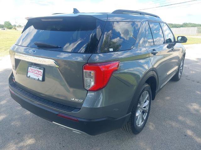 Certified 2023 Ford Explorer XLT w/ Equipment Group 202A AWD/4WD image 8
