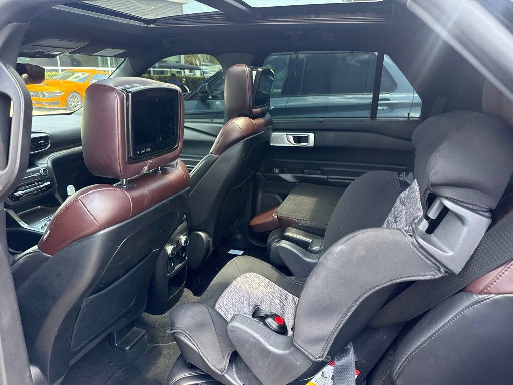 Certified 2020 Ford Explorer Platinum w/ Premium Technology Package AWD/4WD image 9