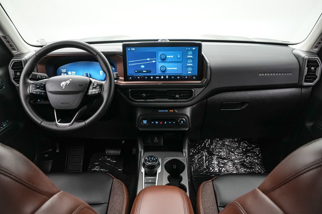 Certified 2025 Ford Bronco Sport Outer Banks w/ Outer Banks Tech Package+ AWD/4WD image 15
