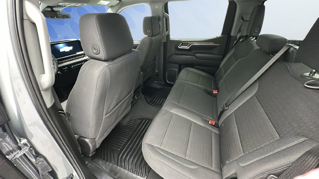 Used 2025 Chevrolet Silverado 1500 LT AWD/4WD image 11
