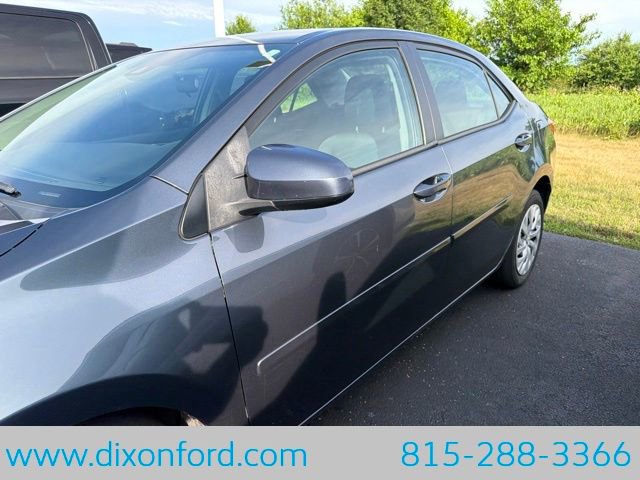 Used 2018 Toyota Corolla LE FWD image 2