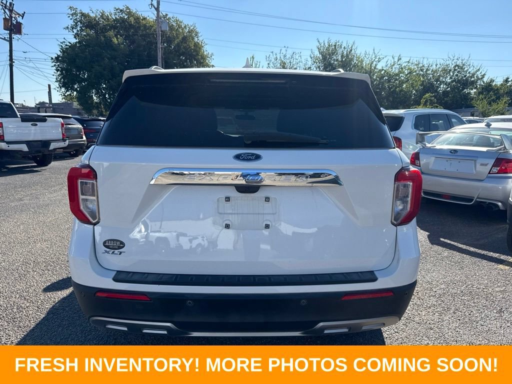 Certified 2024 Ford Explorer XLT w/ Equipment Group 202A RWD image 3