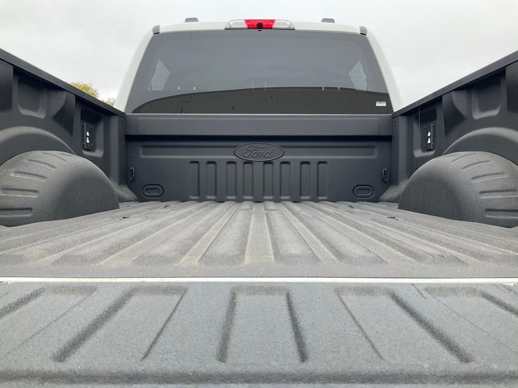 Certified 2025 Ford F350 Lariat w/ Black Appearance Package image 30