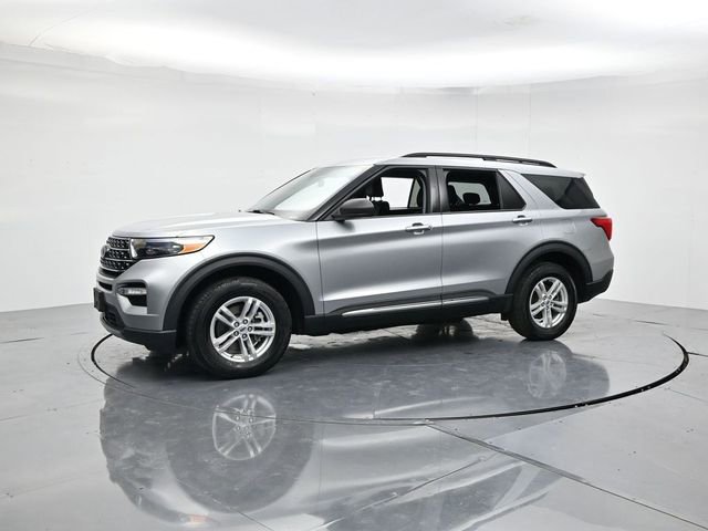 Certified 2023 Ford Explorer XLT w/ Equipment Group 202A image 5