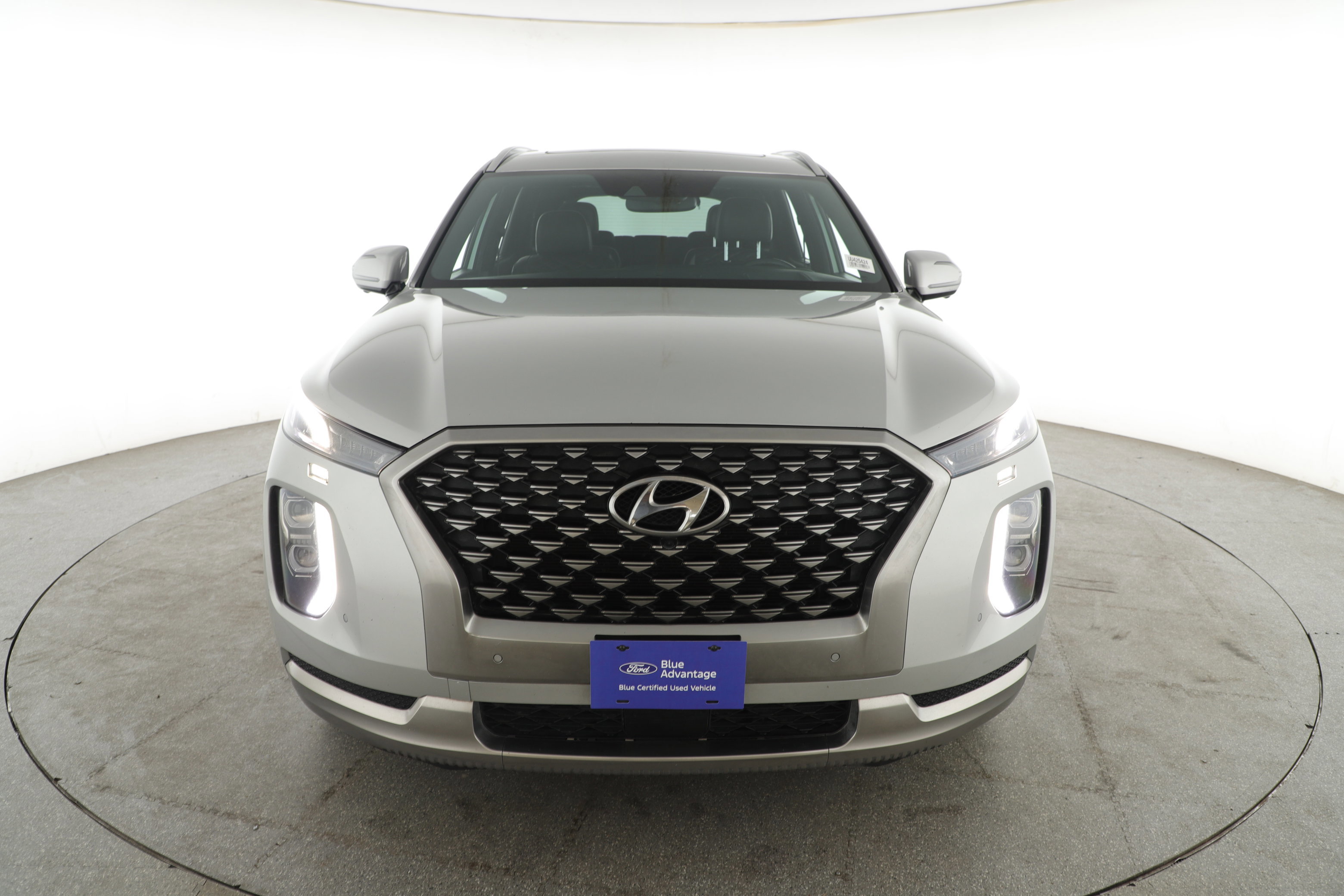 Used 2022 Hyundai Palisade Calligraphy w/ Winter Package image 4