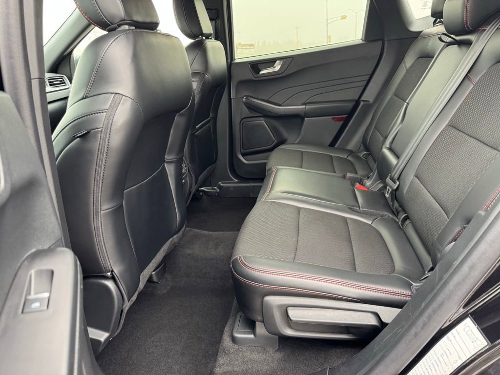 Certified 2025 Ford Escape ST-Line image 23