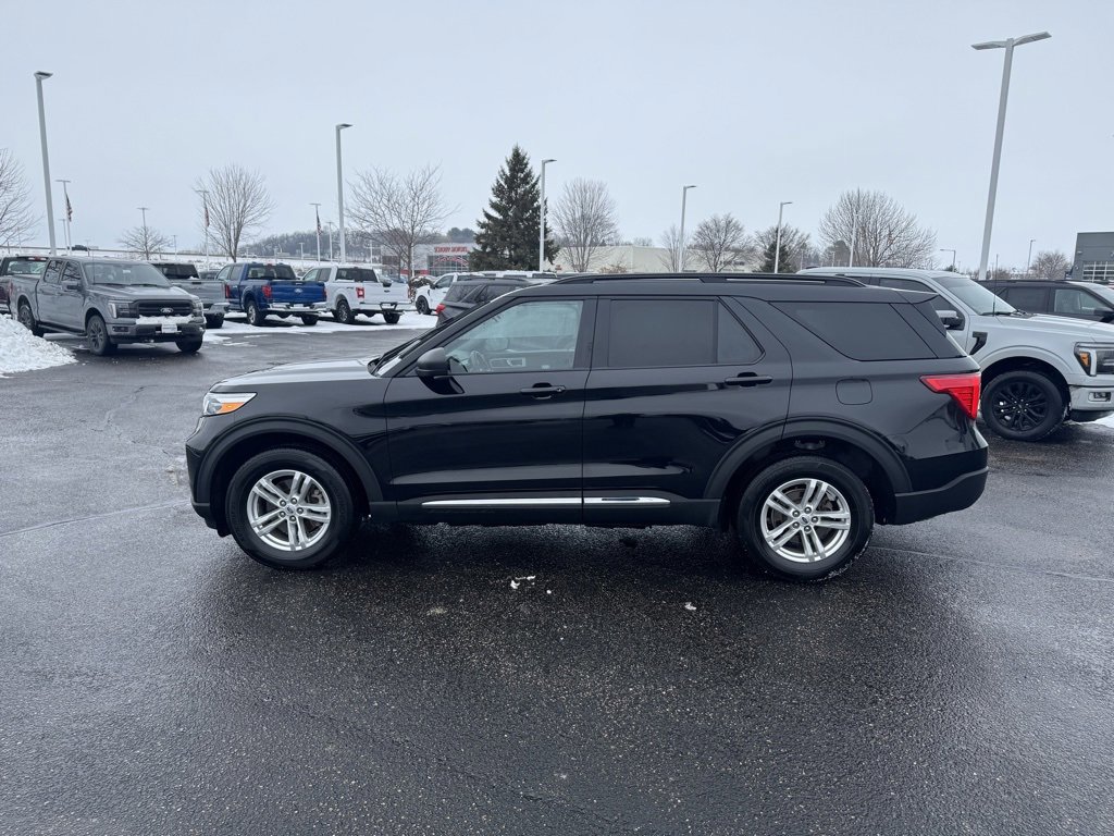 Certified 2023 Ford Explorer XLT w/ Equipment Group 202A image 4