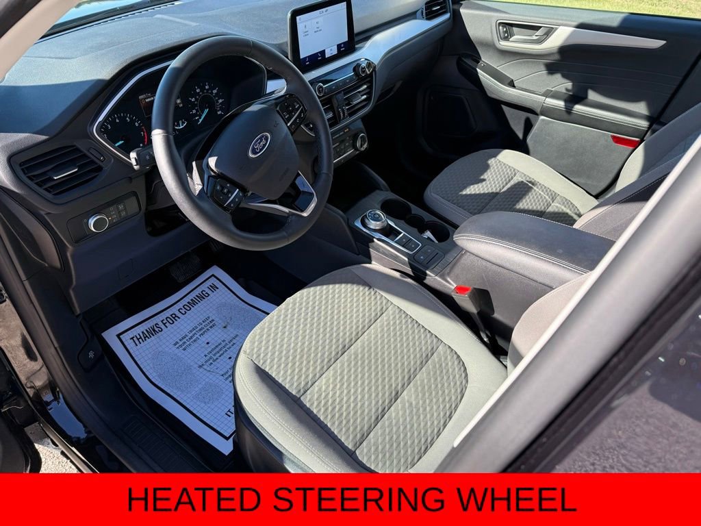 Certified 2022 Ford Escape SE w/ Cold Weather Package image 2