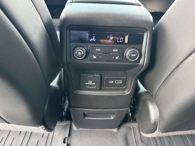 Used 2021 GMC Acadia Denali w/ Denali Ultimate Package AWD/4WD image 17