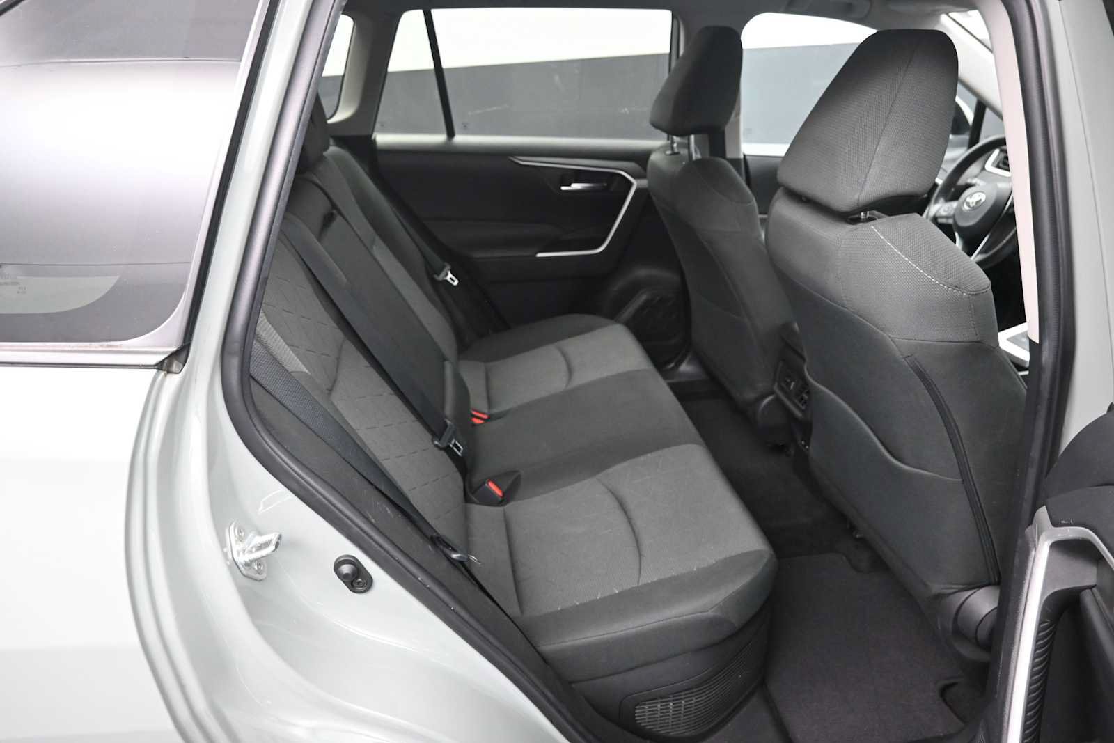 Used 2022 Toyota RAV4 XLE w/ XLE Grade Weather Package AWD/4WD image 9