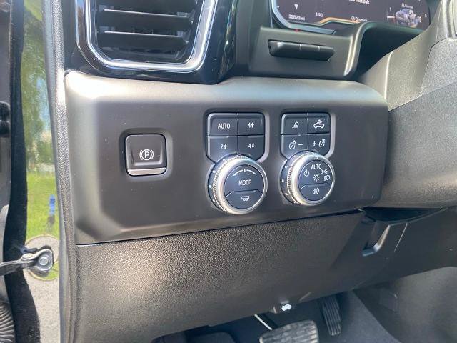 Used 2024 GMC Sierra 2500 Denali w/ Denali Reserve Package AWD/4WD image 17