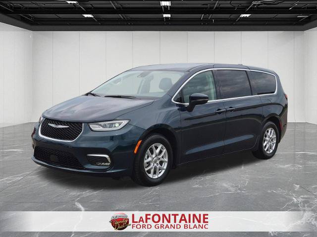 Used 2023 Chrysler Pacifica Touring-L